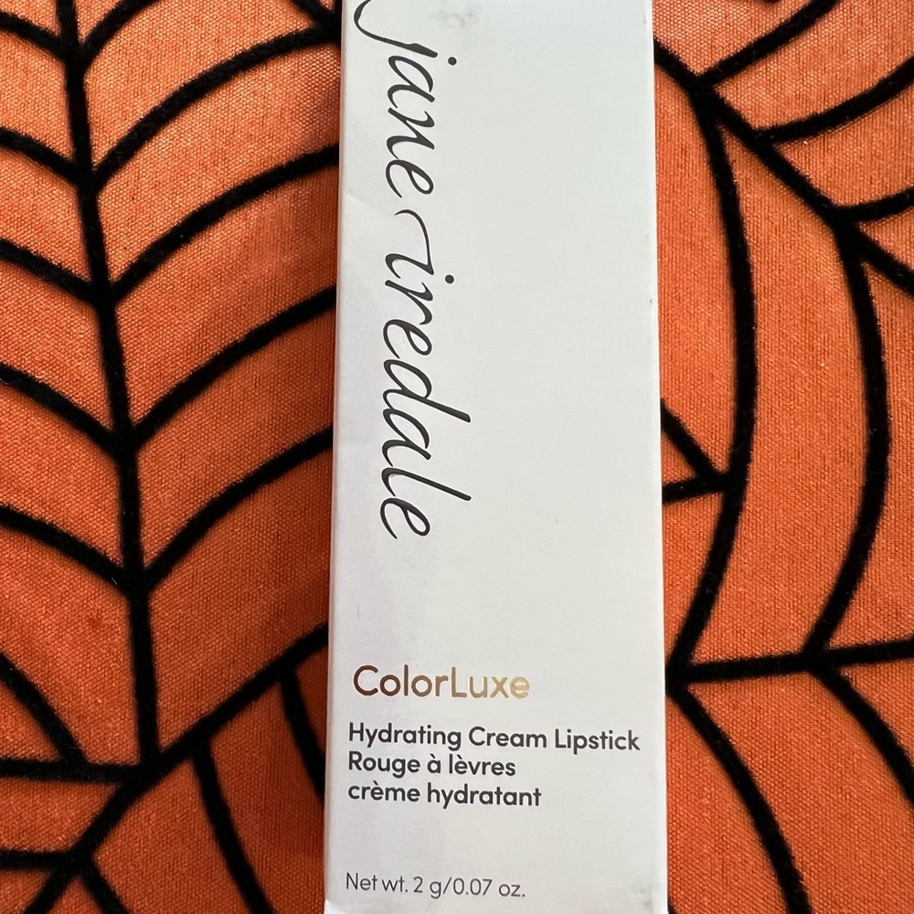 Jane Iredale ColorLuxe hydrating cream lipstick in Scarlet New in Box